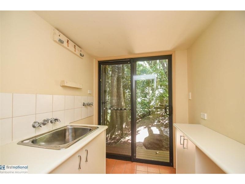 105 Licuala Drive, Tamborine Mountain QLD 4272