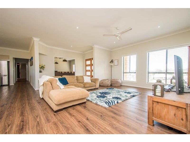 12-16 Martin Place, Tamborine QLD 4270