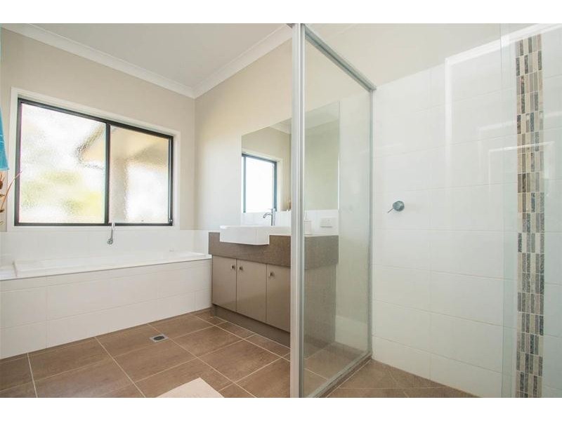 12-16 Martin Place, Tamborine QLD 4270