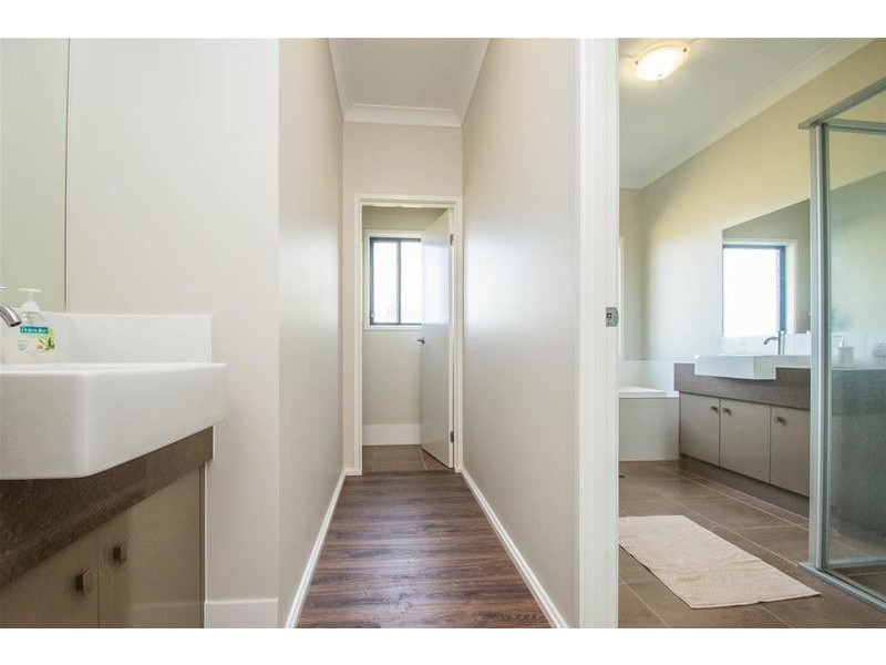 12-16 Martin Place, Tamborine QLD 4270