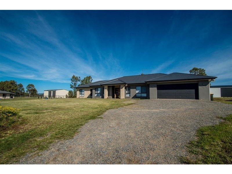 12-16 Martin Place, Tamborine QLD 4270