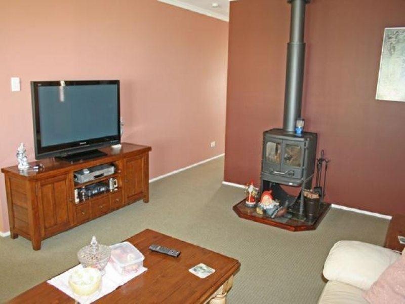 11 Lamington Parade, Tamborine Mountain QLD 4272