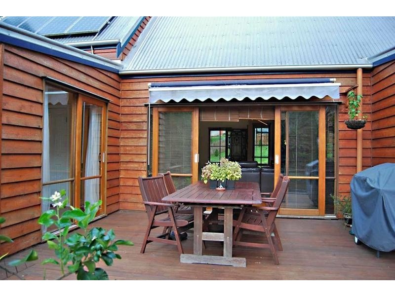 7 Kalmia Court, Tamborine Mountain QLD 4272