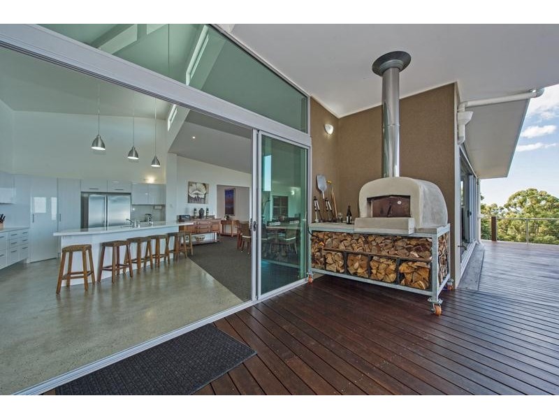 6 Sumatra Court, Tamborine Mountain QLD 4272