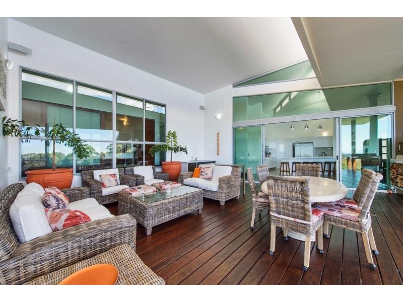 6 Sumatra Court, Tamborine Mountain QLD 4272