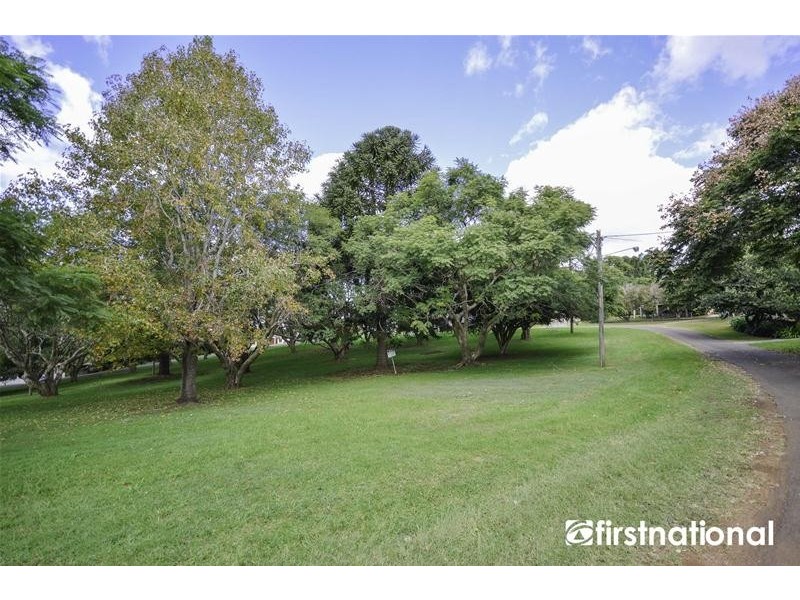 6/16-18 Golfers Crescent, Tamborine Mountain QLD 4272