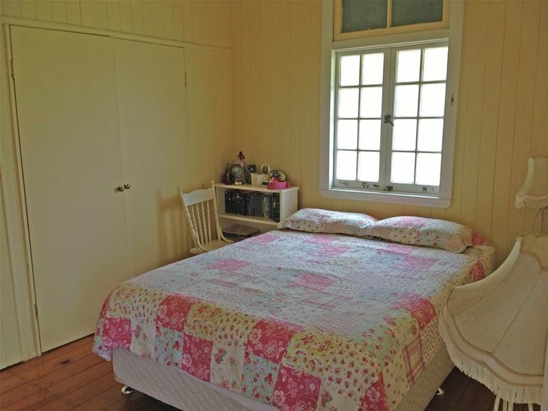 11 Holt Road, Tamborine Mountain QLD 4272