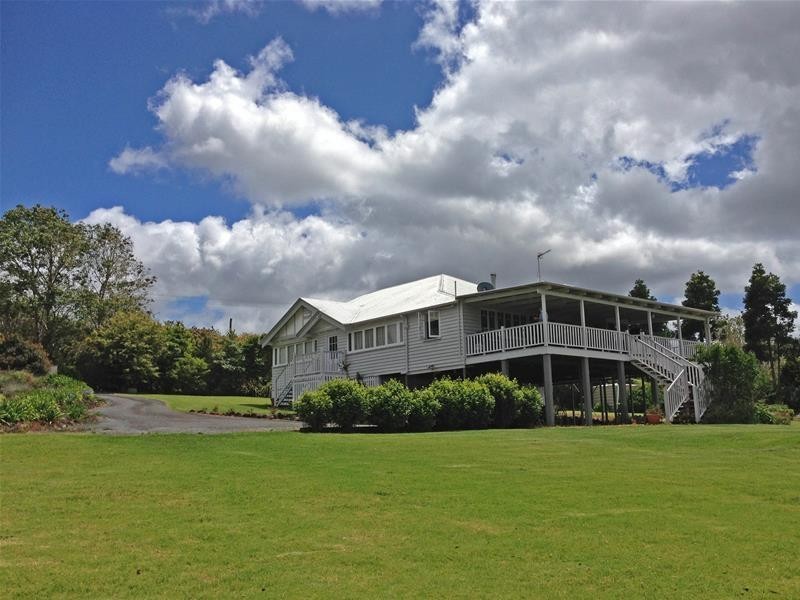 11 Holt Road, Tamborine Mountain QLD 4272