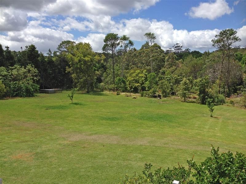 11 Holt Road, Tamborine Mountain QLD 4272