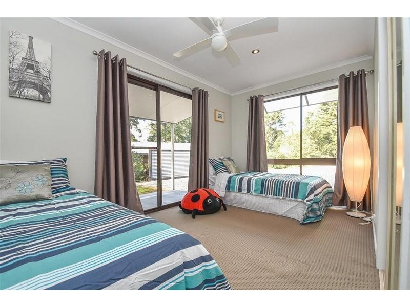 15 Kalmia Court, Tamborine Mountain QLD 4272