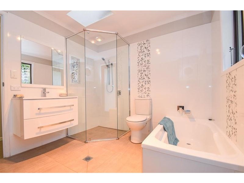 15 Kalmia Court, Tamborine Mountain QLD 4272