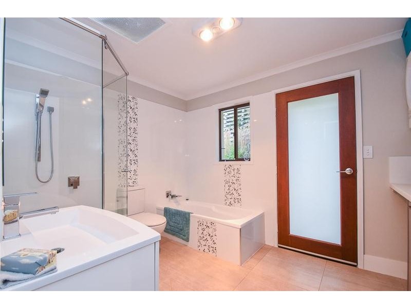 15 Kalmia Court, Tamborine Mountain QLD 4272