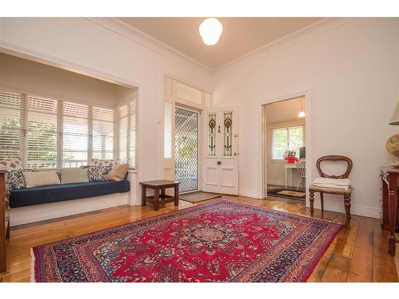 8 Beechmont Avenue, Tamborine Mountain QLD 4272