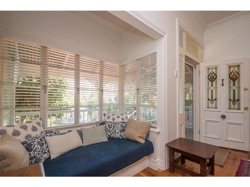 8 Beechmont Avenue, Tamborine Mountain QLD 4272