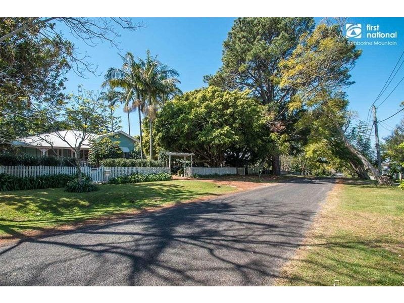 8 Beechmont Avenue, Tamborine Mountain QLD 4272