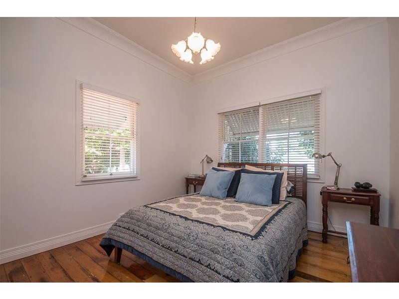 8 Beechmont Avenue, Tamborine Mountain QLD 4272