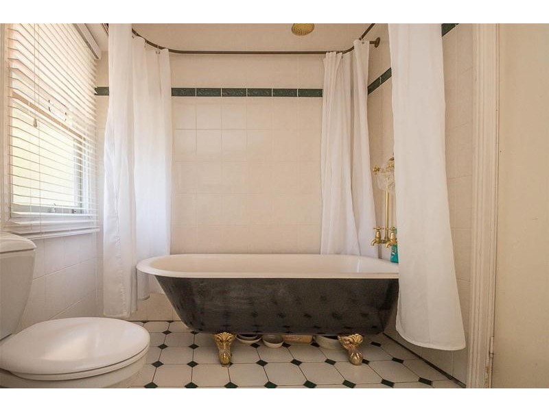 8 Beechmont Avenue, Tamborine Mountain QLD 4272