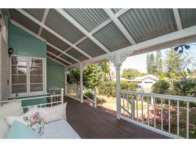 8 Beechmont Avenue, Tamborine Mountain QLD 4272