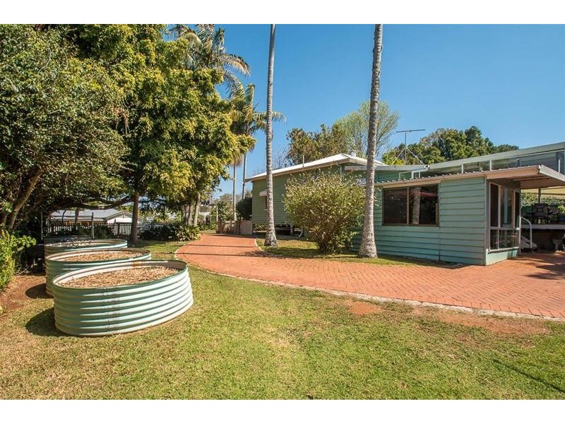 8 Beechmont Avenue, Tamborine Mountain QLD 4272