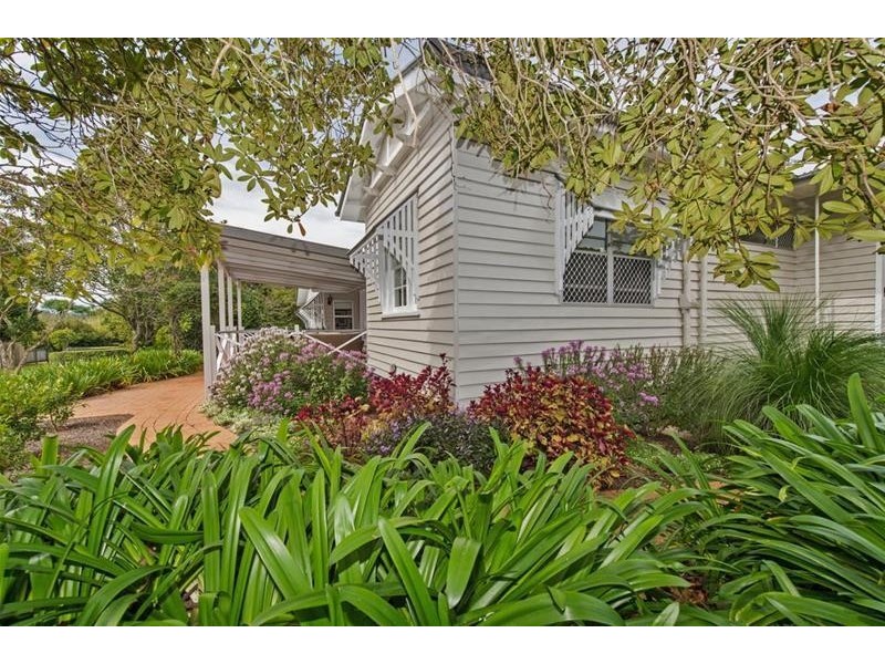 102 Beacon Road, Tamborine Mountain QLD 4272