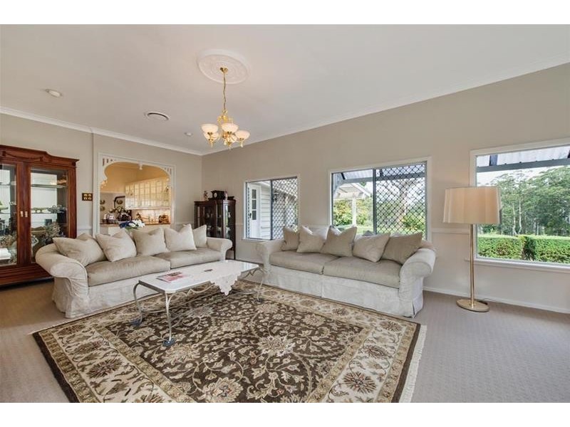 102 Beacon Road, Tamborine Mountain QLD 4272