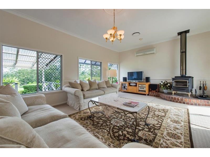 102 Beacon Road, Tamborine Mountain QLD 4272