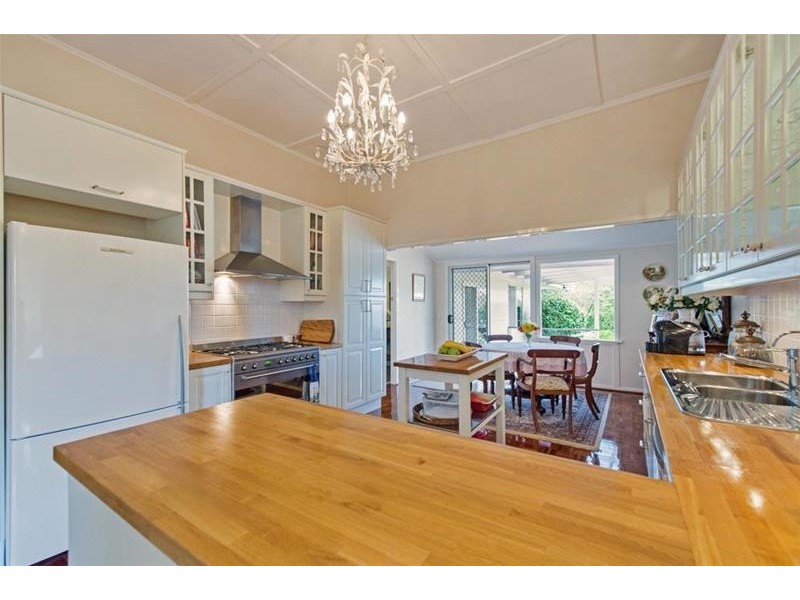 102 Beacon Road, Tamborine Mountain QLD 4272