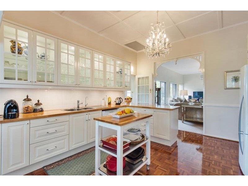 102 Beacon Road, Tamborine Mountain QLD 4272