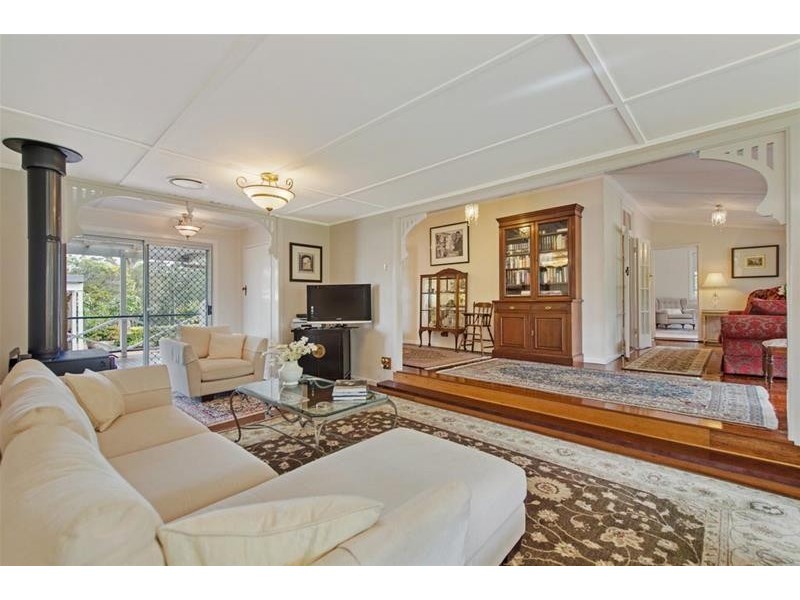 102 Beacon Road, Tamborine Mountain QLD 4272