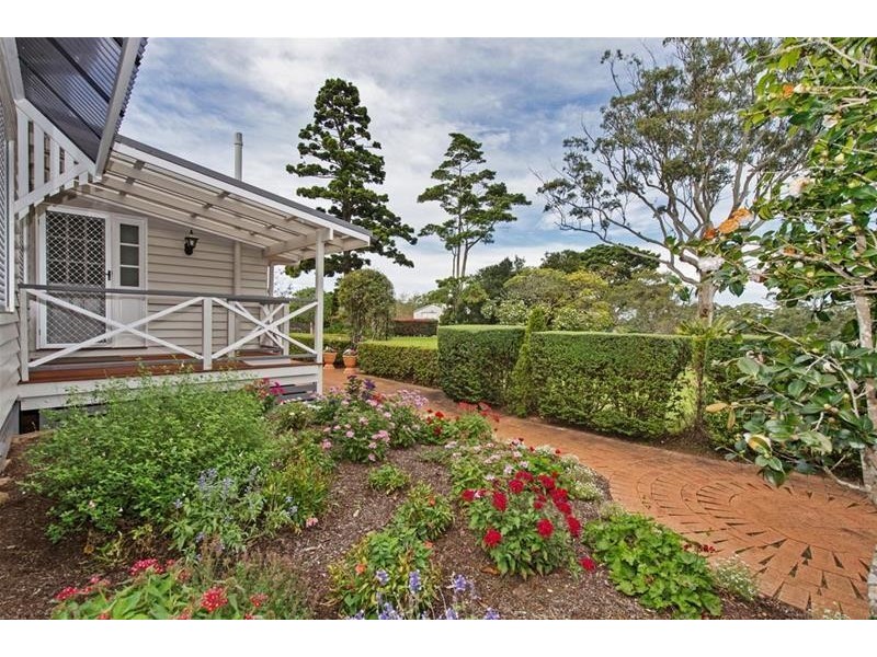 102 Beacon Road, Tamborine Mountain QLD 4272