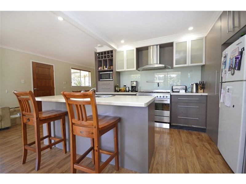 30-32 Siganto Street, Tamborine Mountain QLD 4272