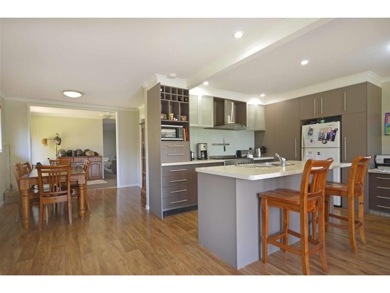 30-32 Siganto Street, Tamborine Mountain QLD 4272