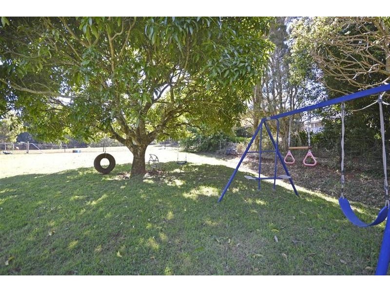 30-32 Siganto Street, Tamborine Mountain QLD 4272