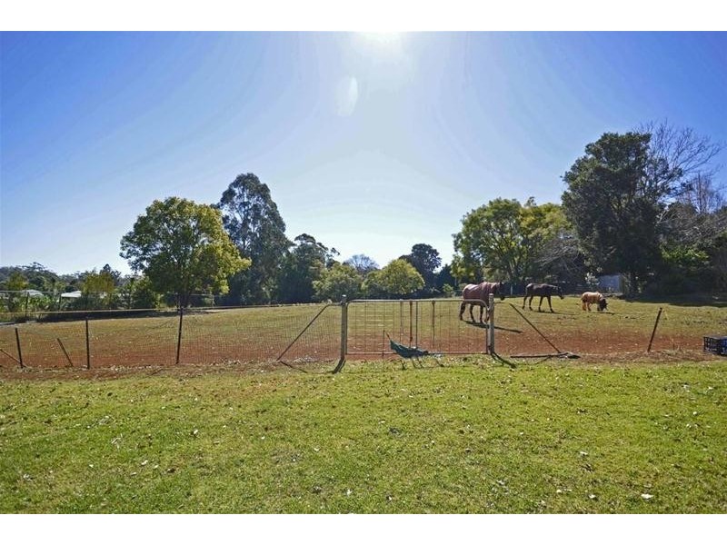 30-32 Siganto Street, Tamborine Mountain QLD 4272