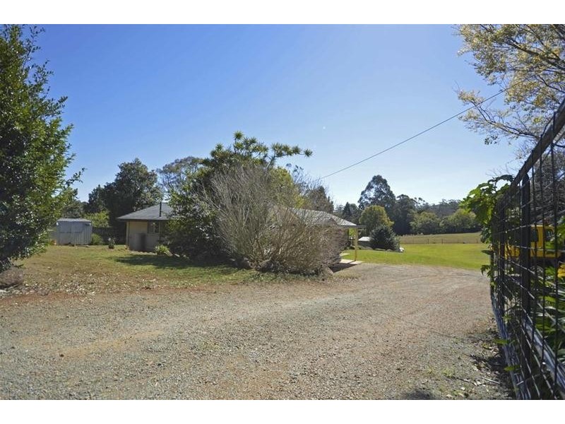 30-32 Siganto Street, Tamborine Mountain QLD 4272