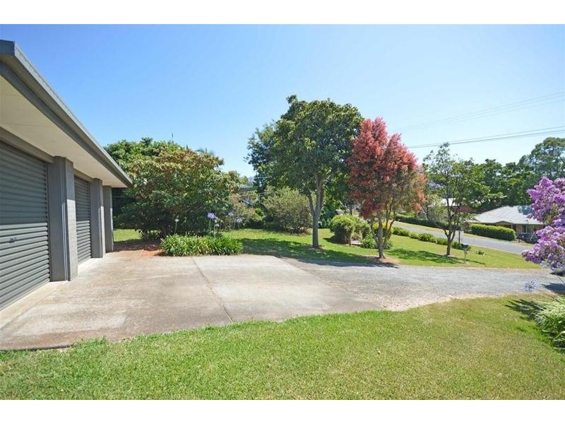 9 Lookout Parade, Tamborine Mountain QLD 4272