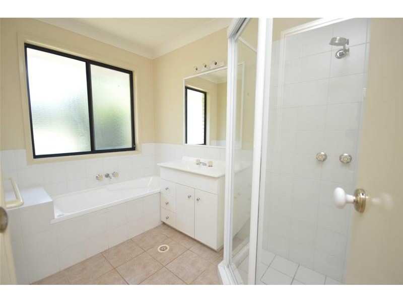 9 Lookout Parade, Tamborine Mountain QLD 4272