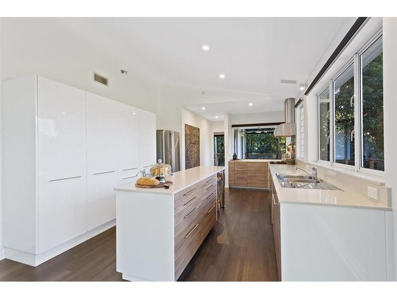 25 Palm Grove Avenue, Tamborine Mountain QLD 4272