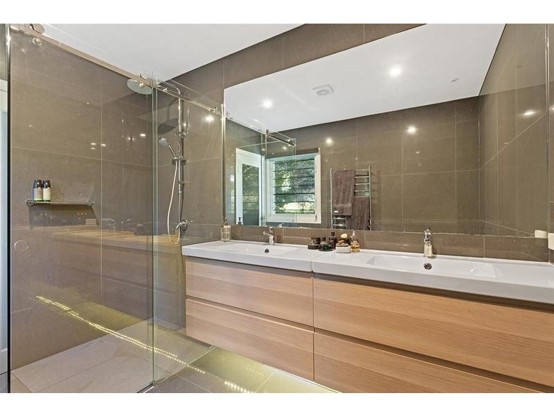 25 Palm Grove Avenue, Tamborine Mountain QLD 4272