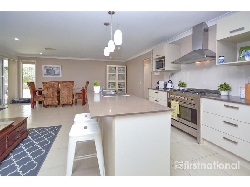 25 Bushland Place, Maudsland QLD 4210