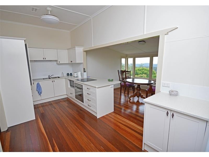 31 Cliff Way, Tamborine Mountain QLD 4272