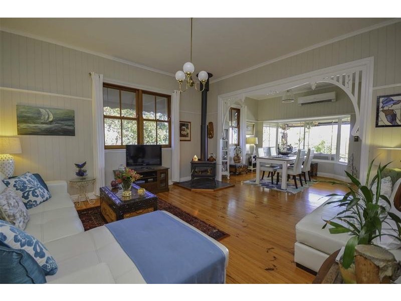 208 Beacon Road, Tamborine Mountain QLD 4272