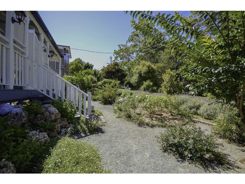 208 Beacon Road, Tamborine Mountain QLD 4272