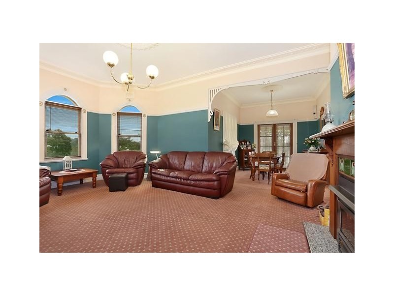 6 Silky Oak Drive, Aberglasslyn NSW 2320