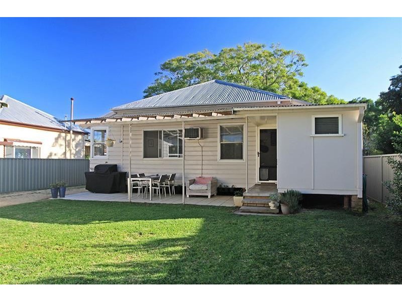 9 Nichols Street, Lorn NSW 2320