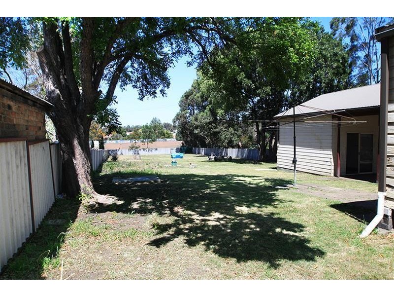 11 Raymond Terrace Road, East Maitland NSW 2323