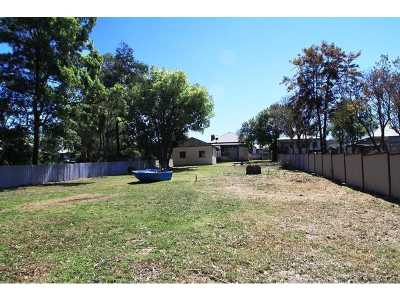 11 Raymond Terrace Road, East Maitland NSW 2323