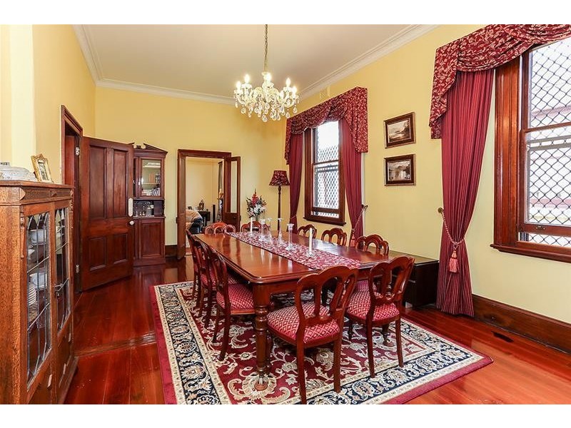 43 Regent Street, Maitland NSW 2320