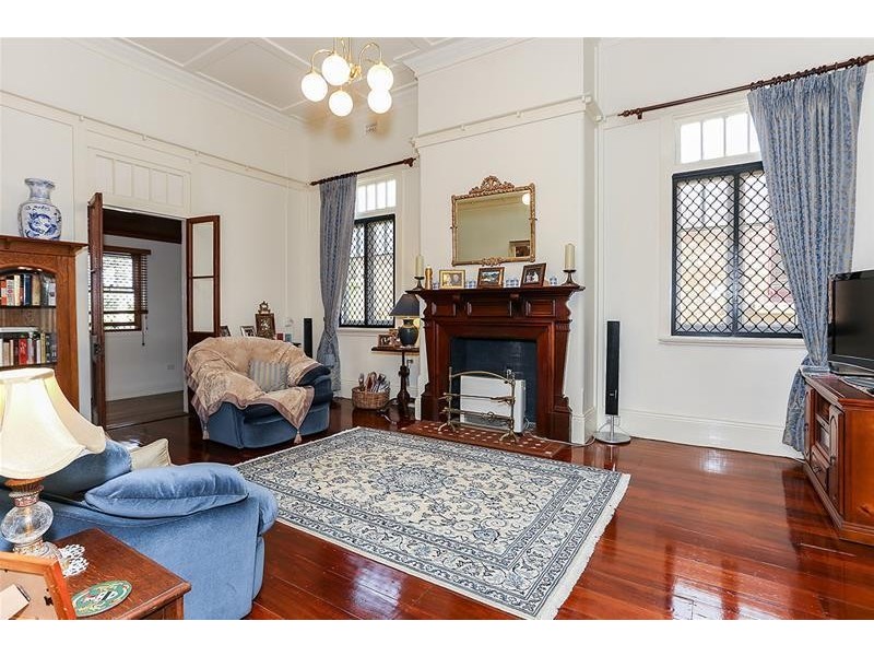 43 Regent Street, Maitland NSW 2320