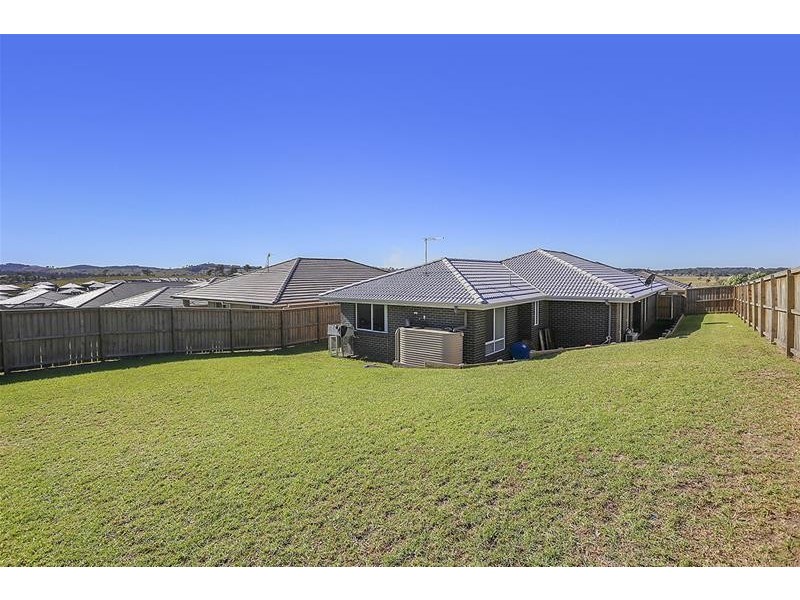 8 Babbler Way, Aberglasslyn NSW 2320